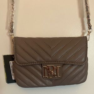 BADGLEY MISCHKA VEGAN LEATHER CROSSBODY NWT NAME A AFIR PRICE BRAND NEW !!!!